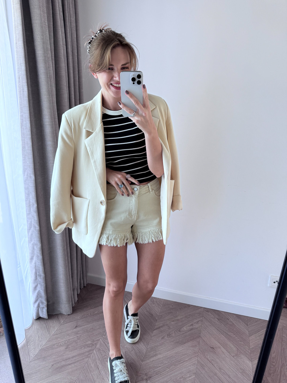 SPODENKI BEŻOWE DŻINSOWE POSTRZĘPIONE NEW YORK 1