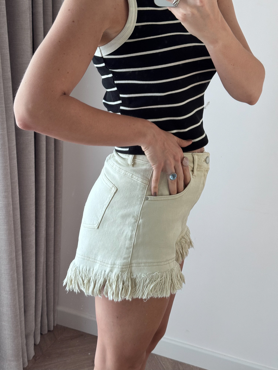 SPODENKI BEŻOWE DŻINSOWE POSTRZĘPIONE NEW YORK 3