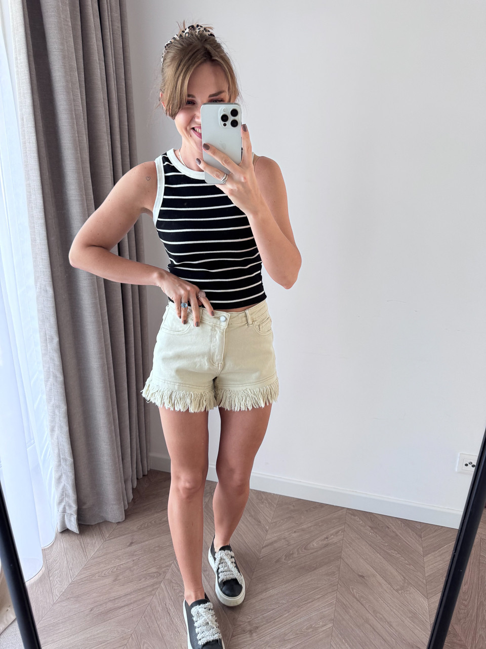 SPODENKI BEŻOWE DŻINSOWE POSTRZĘPIONE NEW YORK 5