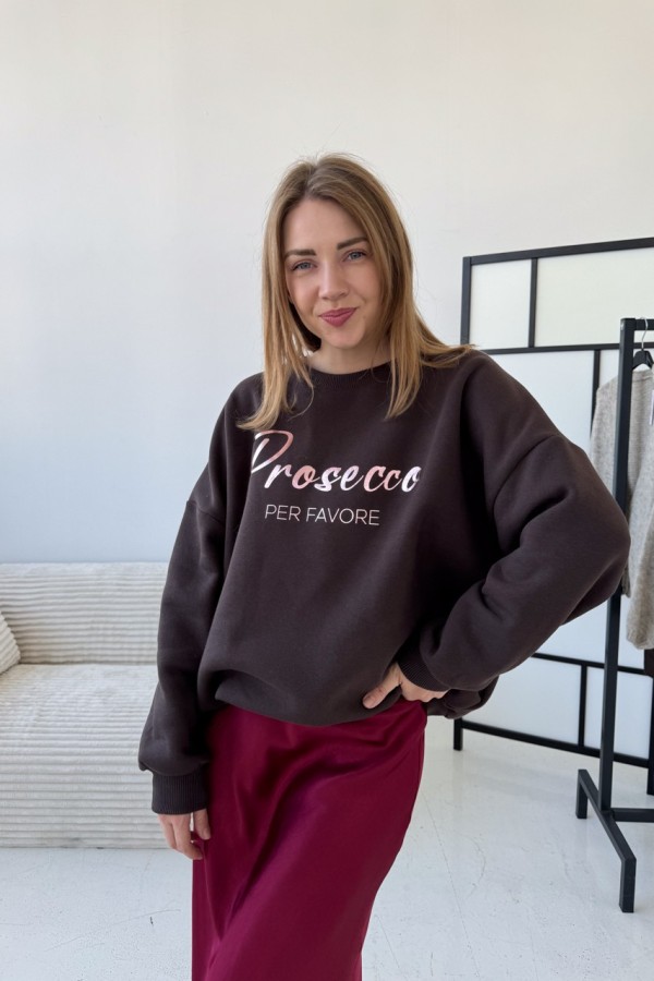 BLUZA W KOLORZE CZEKOLADOWYM Z NAPISEM PROSECCO 1