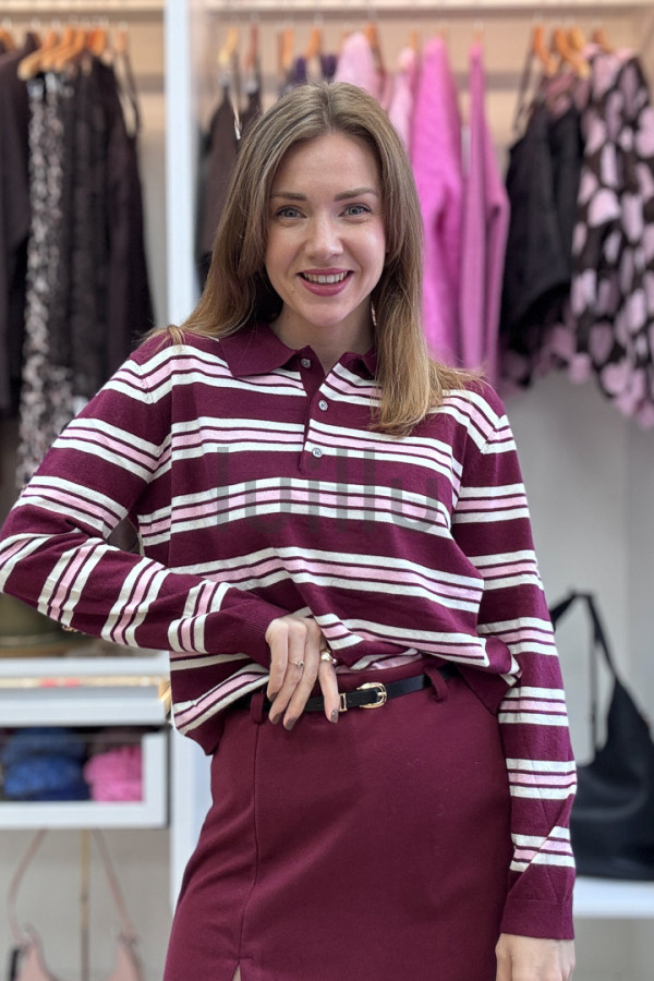 SWETER Z WEŁĄ W BURGUNDOWE PASKI