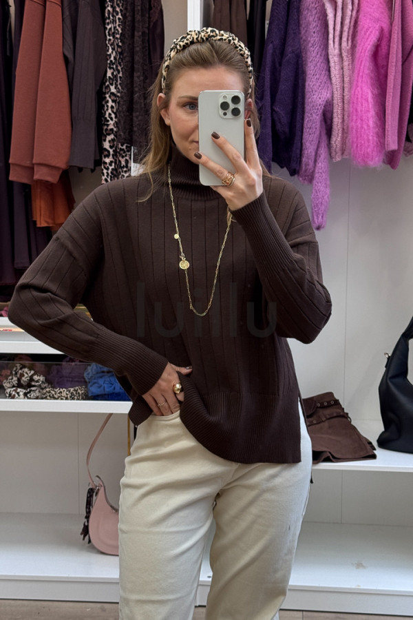 SWETER GOLF Z WISKOZĄ Z WARKOCZEM CZEKOLADA